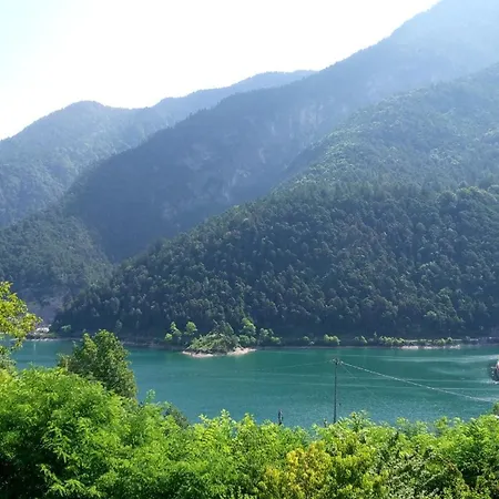 Casa Al Lago Tra Le Dolomiti